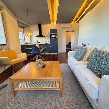 Casa Del Tratado 2 By Ybh *